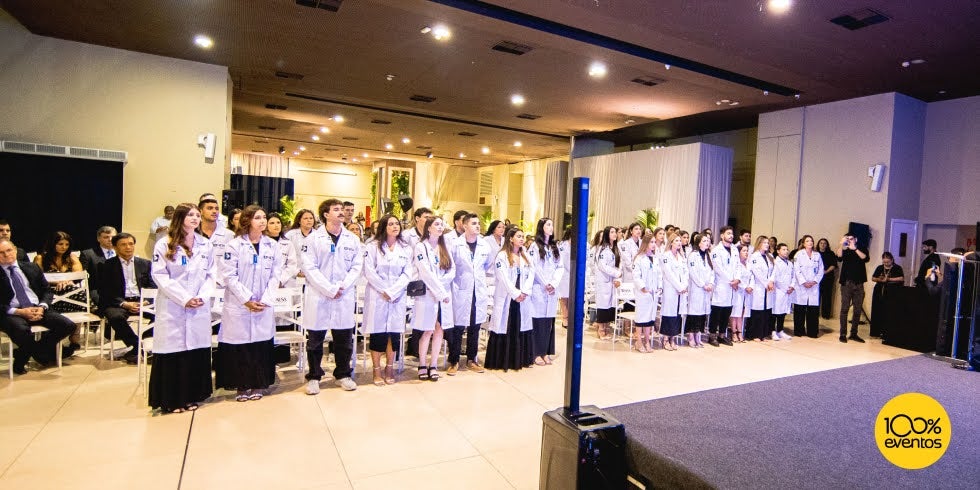 Cerimônia do Jaleco: O Marco da Vida Acadêmica nas Áreas da Saúde